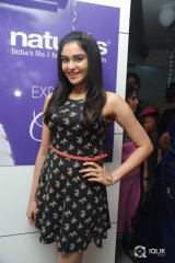 Adah Sharma Launches Naturals Salon at Pragathi Nagar